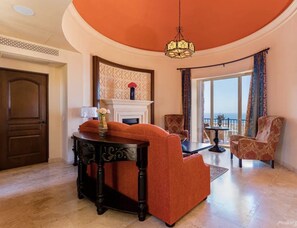 5 chambres, bureau, fer et planche à repasser, lit parapluie