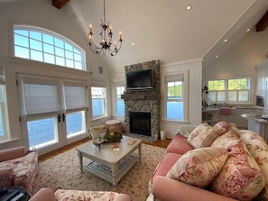 TV, fireplace, offices