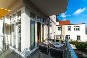 Unclassified image, 3 of 16, button