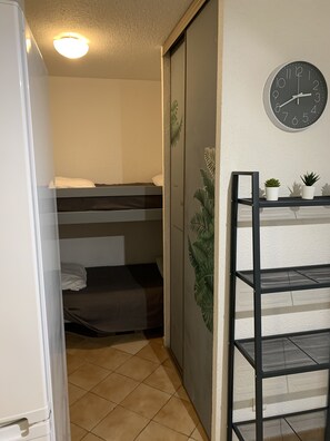 2 bedrooms, soundproofing, free WiFi, wheelchair access