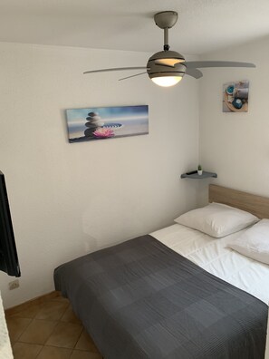 2 bedrooms, soundproofing, free WiFi, wheelchair access