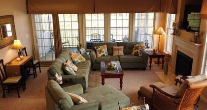 Minutes from Bethany Beach, sleeps 14, pools, golf, tennis beach shuttle & more