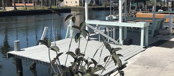 Waterfront Gulf retreat, Tranquil, Spectacular views, Wildlife, Kayaks, Fishing.