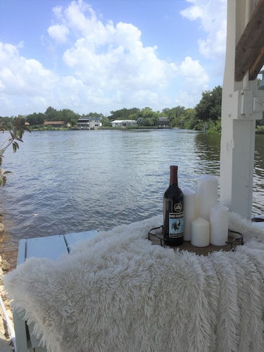 Waterfront Gulf retreat, Tranquil, Spectacular views, Wildlife, Kayaks, Fishing.