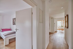 2 makuuhuonetta, silitysrauta/-lauta, internet, vuodevaatteet