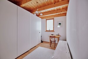 Interior - Vacation apartment 120 sqm with two bedrooms and terrace, near the thermal baths (Bad Aibling)