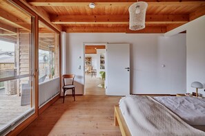 1 bedroom, iron/ironing board, internet, bed sheets
