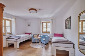 2 bedrooms, iron/ironing board, internet, bed sheets