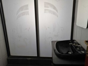 Shower, towels