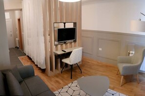 Télévision à écran plat