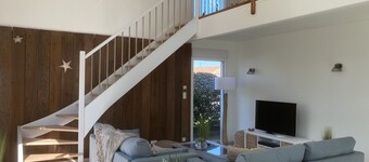 Direct access to the beach