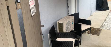 المنطقة المحيطة بالمنشأة