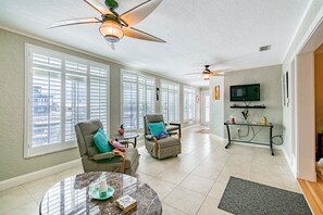 Flat-screen TV, DVD player, offices