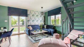 Fernseher, Kamin, DVD-Player, Stereoanlage