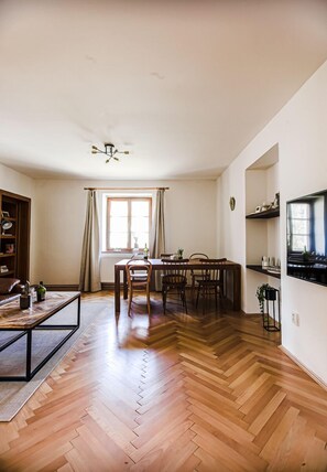 Exclusive Apartment | In-room dining