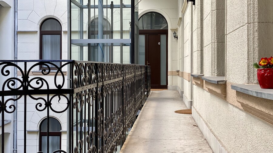 Gracia Apartment House