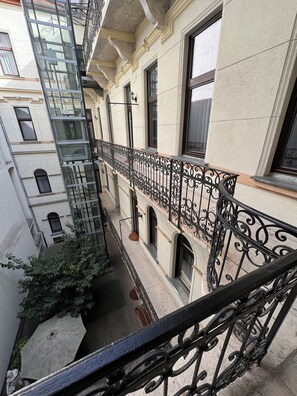 View from room - Gracia Apartment House (Budapest)
