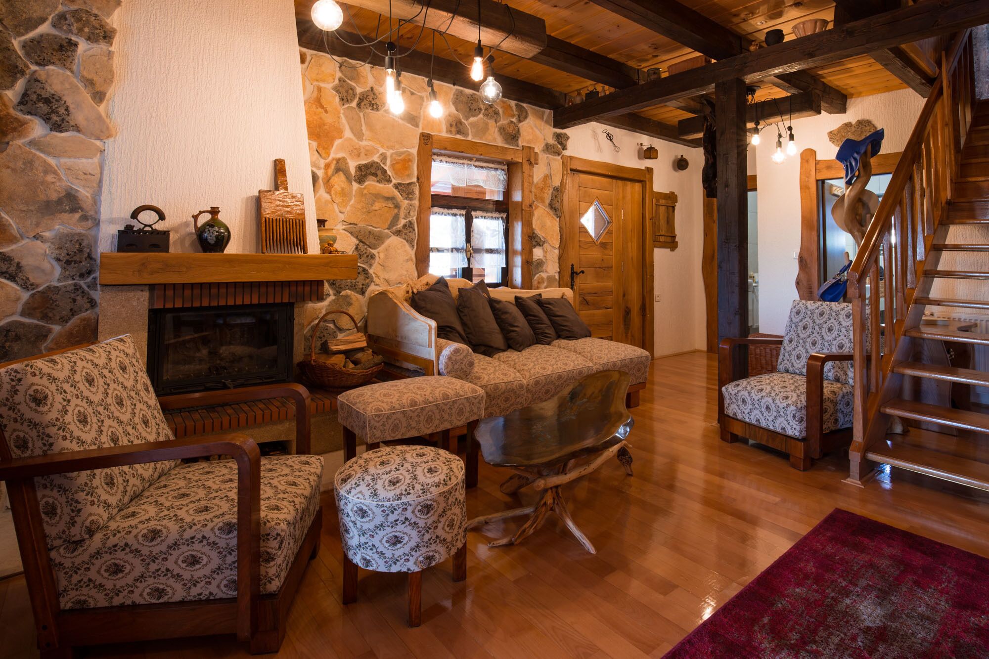 智能电视、壁炉、电子游戏、DVD 播放器