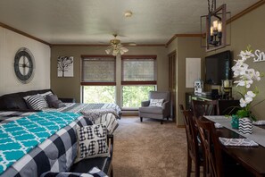 Room - Stunning Mountainside Studio Condo (Brian head)