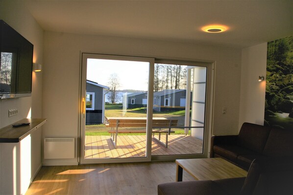 Smart-TV, DVD-Player, Stereoanlage