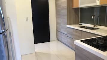 Microwave, oven, stovetop, ice maker