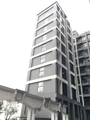 المنشأة من الخارج