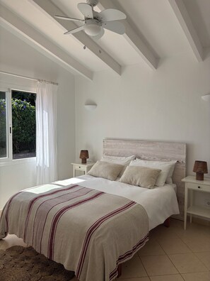 3 soverom, strykejern/-brett, wi-fi og sengetøy