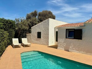 Pool - Villa Hibiscus - sea view, private pool, close to beach & restaurants, AC & wifi (Binibequer)