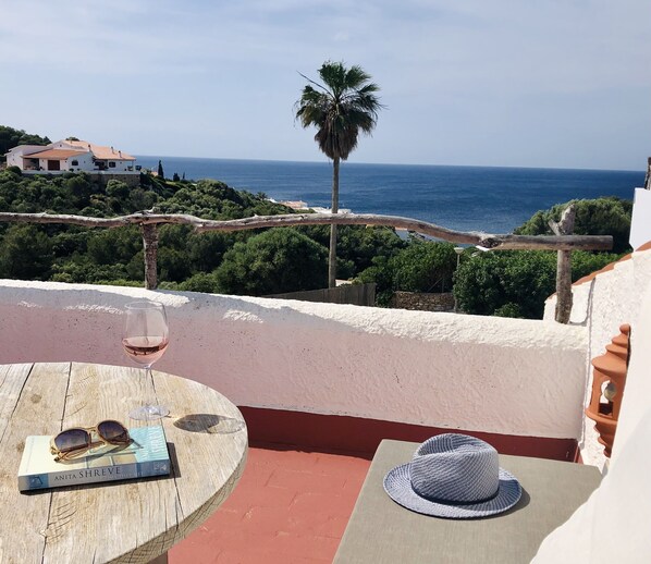 Outdoor dining - Villa Hibiscus - sea view, private pool, close to beach & restaurants, AC & wifi (Binibequer)