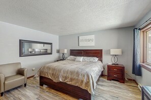 1 غرفة نوم وإنترنت مجاني وملاءات أسرّة