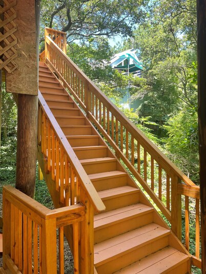 Beautiful 3 bedroom house minutes from the beach and First Landing State park