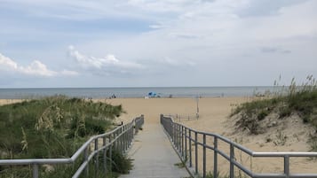 Plage à proximité, chaises longues