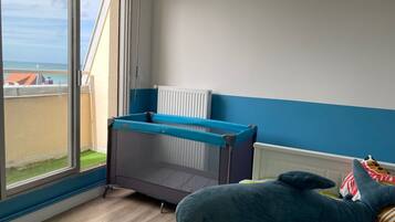 2 bedrooms, bed sheets