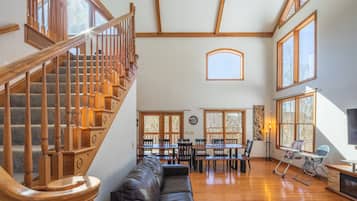 Smart TV, fireplace, video games, table tennis