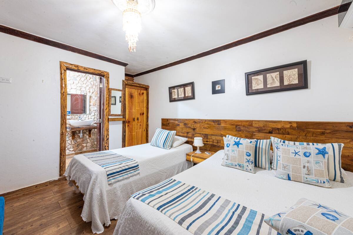 marcial eagle | 1 bedroom, desk, free wifi, bed sheets