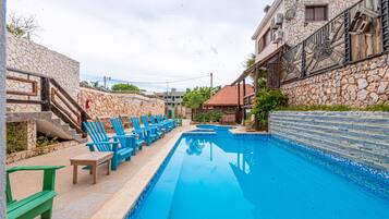 Outdoor pool, sun loungers