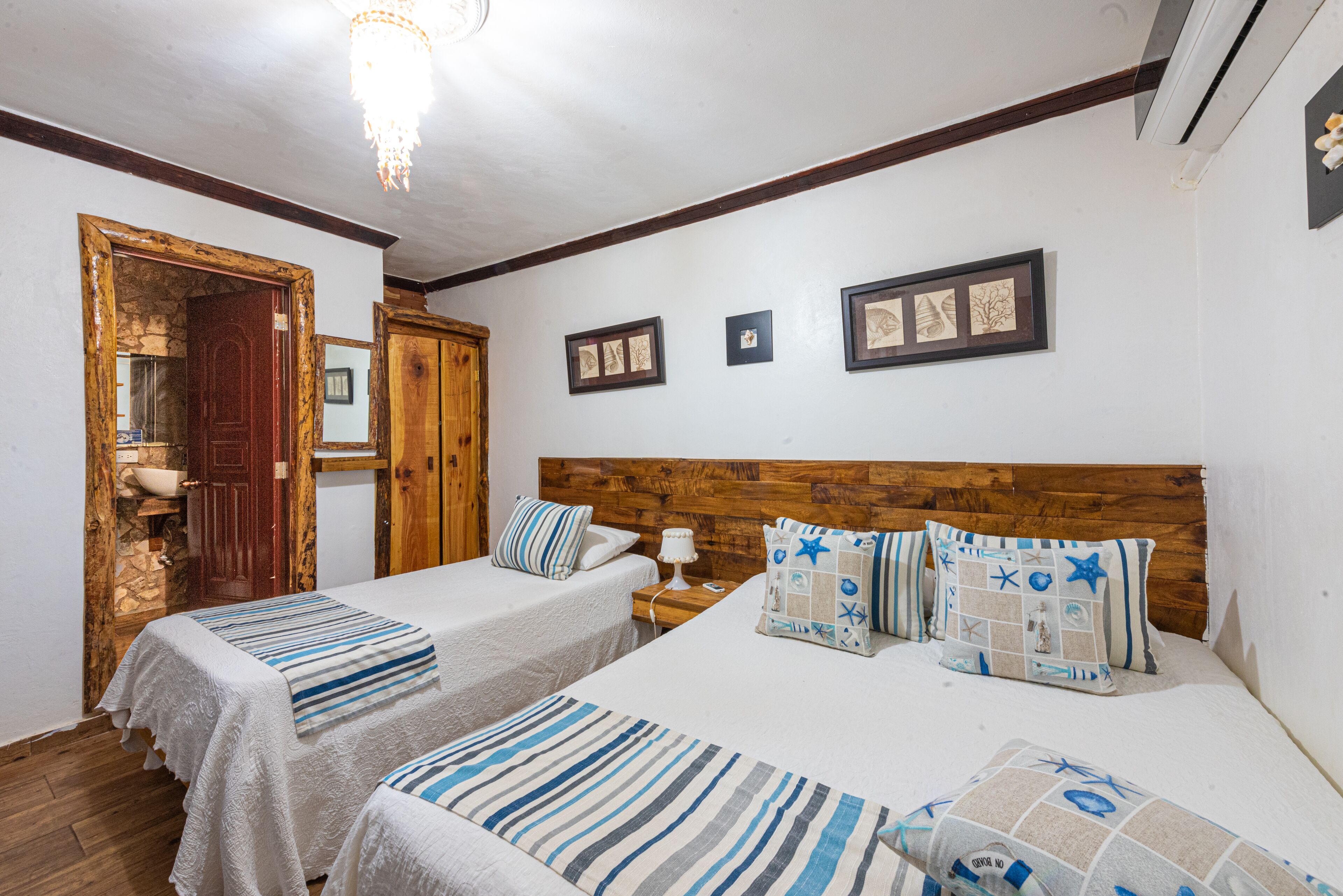 marcial eagle | 1 bedroom, desk, free wifi, bed sheets