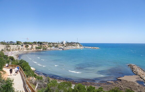 Plage à proximité, pêche sur place