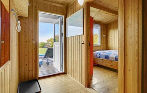 2 bedrooms, travel crib