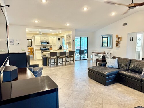 Family Friendly heated pool Home 2000sqft <br>“NO parties”