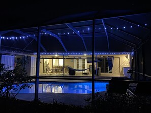 Alberca al aire libre y alberca climatizada