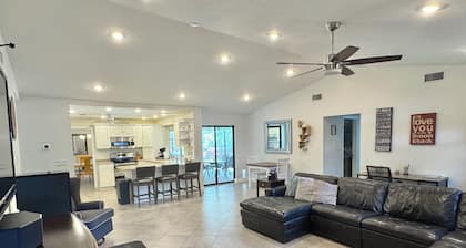 Family Friendly heated pool Home 2000sqft <br>“NO parties”