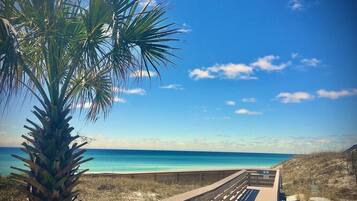 In Strandnähe, Liegestühle