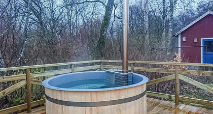 Awesome home in Bjärnum with WiFi