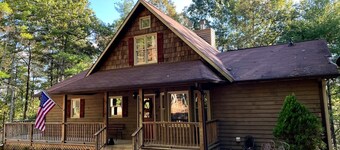 4BR & 3.5BA Cabin near Toccoa River with Hot Tub and Game Room!