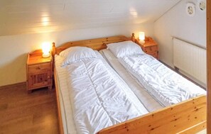 4 Schlafzimmer, Reisekinderbett, WLAN, Bettwäsche