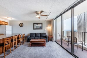 TV - Waikiki Banyan High Level Condo with Private Lanai by Koko Resort Vacation Rentals (Honolulu)