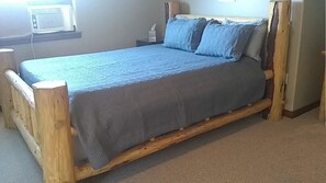 1 bedroom, iron/ironing board, travel cot, free WiFi