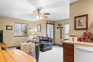 Smart TV - Quail Cottage:  View Property - A Peaceful Place to Get Away (Bonners Ferry)