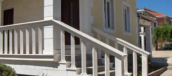 Antique Apartment With Balcony